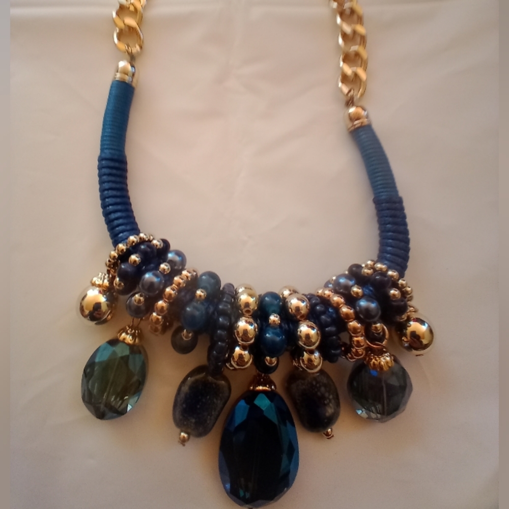 Traci Lynn Crystal gemstone & Pearl rope bib statement necklace!